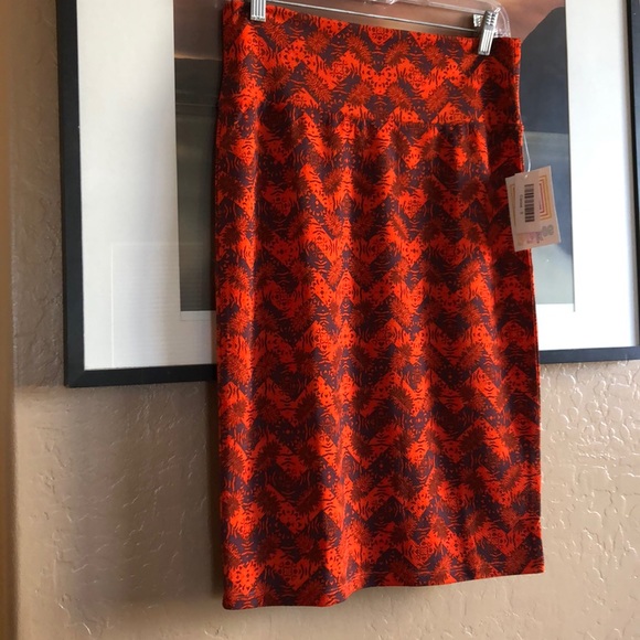 LuLuRoe Cassie Pencil Skirt - Picture 2 of 4